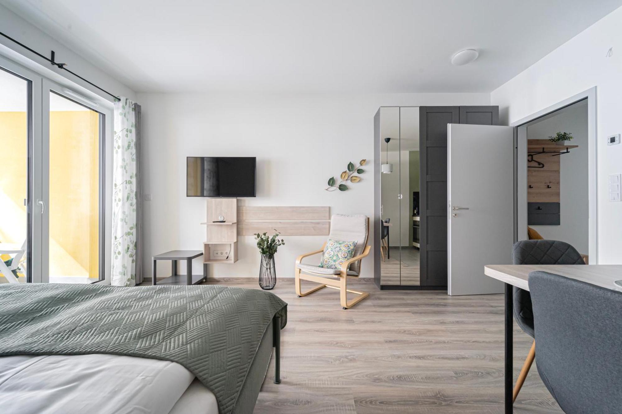 Westside Garden Apartments By Urbanrent Boedapest Buitenkant foto
